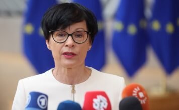 В Еврокомиссии надеются, что Украина получит первый транш кредита ЕС на следующей неделе