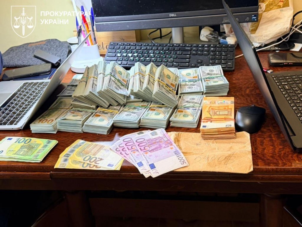 Прикрытие «интимных студий» руководителями Нацполиции: фигурантов отстранили от обязанностей