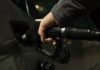 Нефть подешевела более чем на 1%, но что это изменит для украинцев: цены на бензин 20 мая
