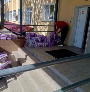 Чернігівська обласна дитяча лікарня отримала засоби гігієни та продукти від Червоного Хреста
