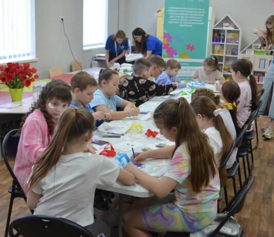 Психологічна підтримка та творчі заняття: у Чернігові відкрили новий простір для дітей
