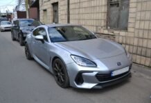 В Киеве засветился редкий и недорогой спорткар Subaru с образцовой управляемостью (фото)