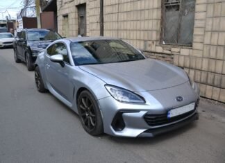 В Киеве засветился редкий и недорогой спорткар Subaru с образцовой управляемостью (фото)