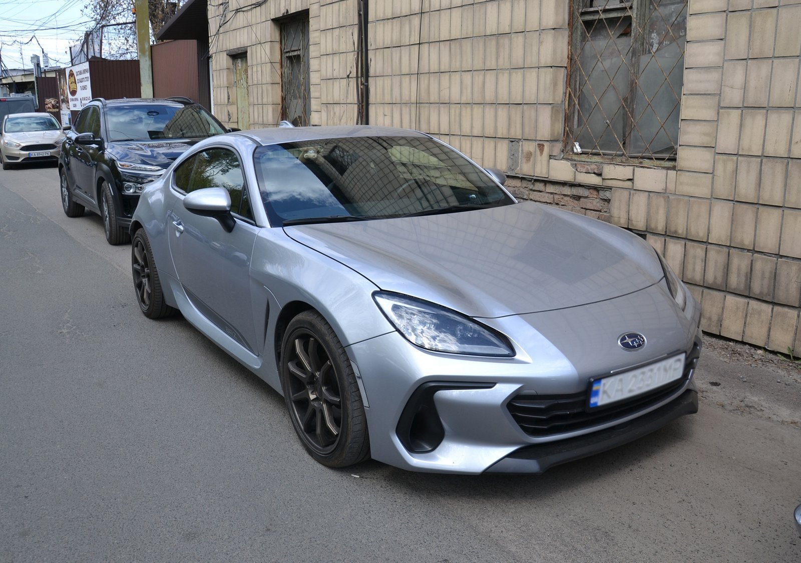 В Киеве засветился редкий и недорогой спорткар Subaru с образцовой управляемостью (фото)