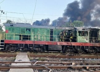 Российские дроны ударили по железной дороге на Днепропетровщине: пострадал машинист (фото)