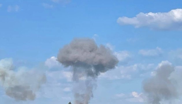 Понад 30 вибухів: ворог обстріляв прикордоння Чернігівщини