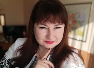 «Побачила, як у небі літає цегла, шифер і щось палаюче»: очевидиця – про дронову атаку на Мену