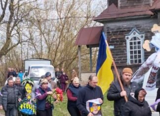 На Чернігівщині перепоховали тіло воїна