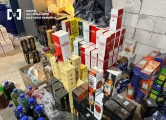 На Чернігівщині працював цех «елітного» алкоголю: вилучено товару та сировини на майже 5 млн грн