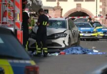 В центре Лейпцига мужчина въехал в толпу на своем авто: двое пешеходов погибли