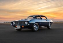 Мощный раритет: старый 67-летний Chevrolet ушел с молотка за $1,4 миллиона (фото)