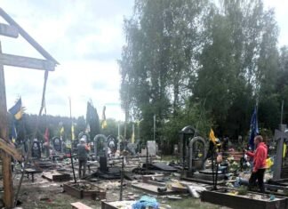 У Сновську російські дрони вдарили по цвинтарю та транспортній інфраструктурі: є постраждала