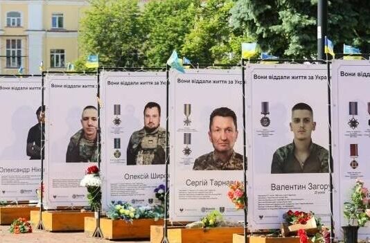 На Алеї Героїв у Чернігові з’явилися історії ще 60 захисників України