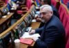 Нардеп рассказал о схеме с бронированием и выездом мужчин за границу