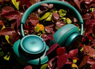 Более дешевый конкурент AirPods и Sony: эксперт посоветовала наушники с качественным звуком (фото)
