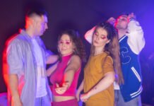 «Танцевали на снарядах»: тысячи людей устроили нелегальный рейв на военном полигоне