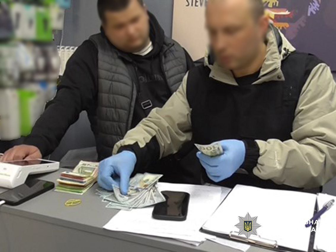 Без ліцензії та акцизу: у Чернігові викрили незаконний продаж вейпів