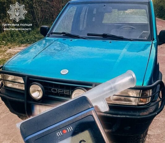 У Чернігові зупинили водія легковика, у крові якого рівень алкоголю перевищував норму у понад 13 разів