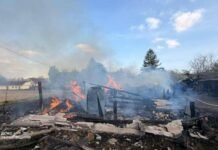 FPV-дрони атакували прикордоння Чернігівщини: горіли будинки, знищене авто