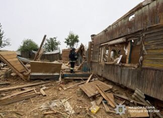 Росіяни вдарили «геранню» по селу на Чернігівщині: поранені жінка і дитина