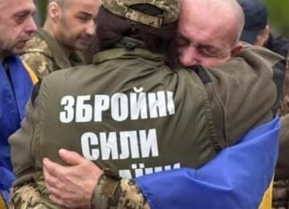 Чернігівщина зустрічає своїх: з полону повернулися Олександр Джугов і Віталій Іващенко