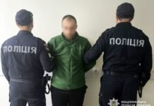 На Чернігівщині затримали чоловіка за підозрою у зґвалтуванні двох малолітніх падчерок
