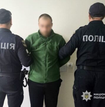 На Чернігівщині затримали чоловіка за підозрою у зґвалтуванні двох малолітніх падчерок