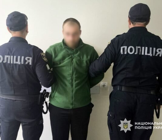 На Чернігівщині затримали чоловіка за підозрою у зґвалтуванні двох малолітніх падчерок