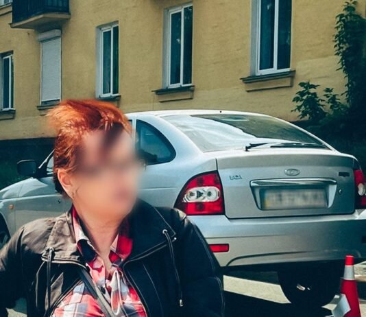 У Чернігові 62-річна водійка проігнорувала вимогу про зупинку та відмовилася від огляду на наркотики