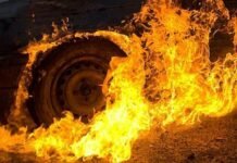 Через коротке замикання у Чернігові загорівся електролічильник та авто