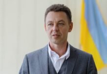 Справа про відбудову школи №13 у Чернігові: Василя Білогуру відсторонили від посади до 19 серпня