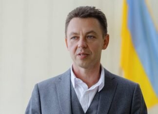 Справа про відбудову школи №13 у Чернігові: Василя Білогуру відсторонили від посади до 19 серпня