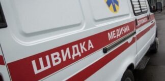 Двоє чоловіків і літня жінка постраждали через удари російських дронів на Чернігівщині