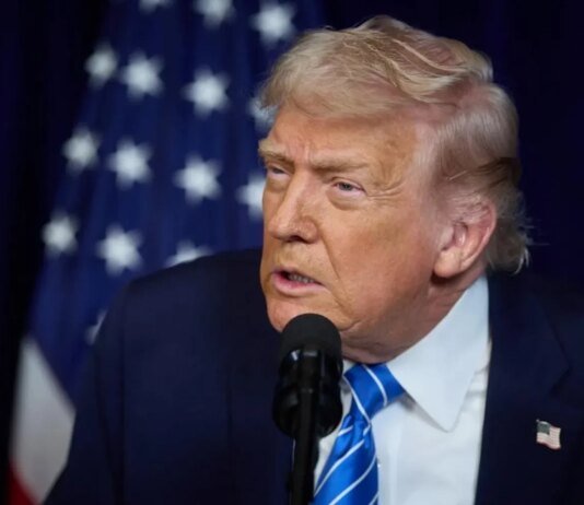 Трамп дистанційно підписав угоду з Іраном під час вечері з Макроном у Версалі – ЗМІ