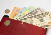 НБУ встановив курс на 15 червня: долар дешевшає