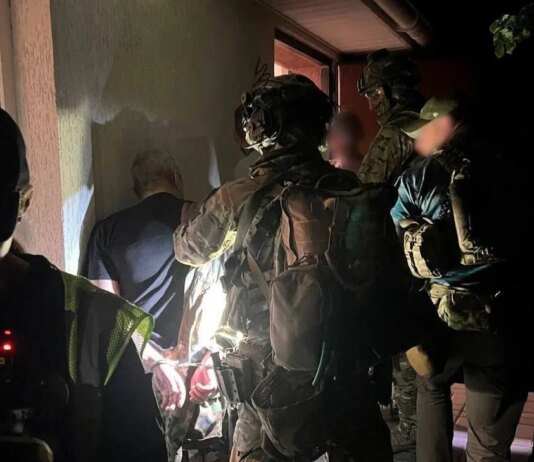 Водій під час суперечки на дорозі у Києві вистрілив опоненту в живіт — поліція