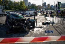 Mercedes влетів у підземний перехід у Києві: усі деталі та ексклюзивний фоторепортаж з місця смертоносної ДТП