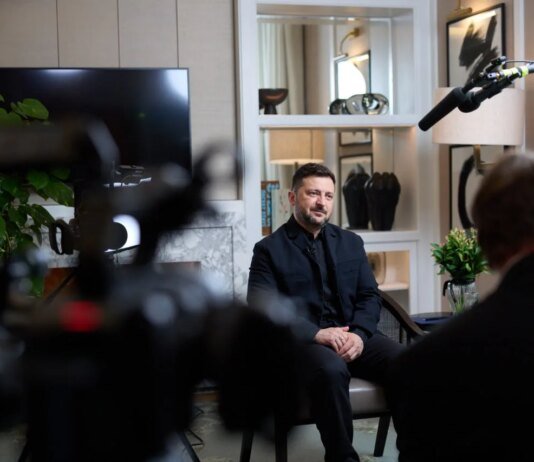 Зеленський сподівається, що у Великій Британії повернуть прапори України на будівлі муніципалітетів