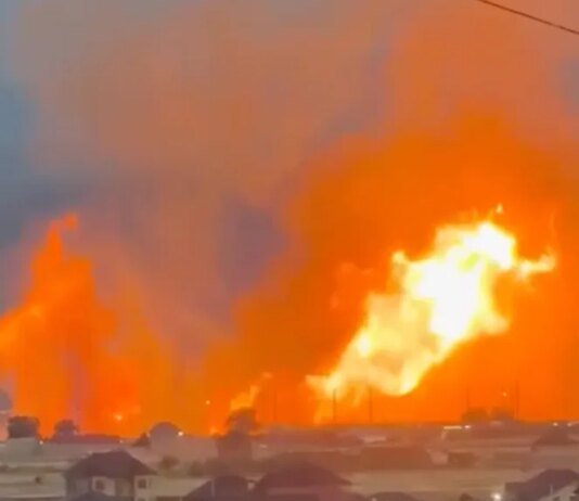 У Дагестані стався потужний вибух на магістральному газопроводі, у небо піднявся вогняний стовп