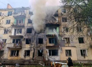 росіяни атакували Павлоград — пошкоджено багатоповерхівку, четверо людей поранені
