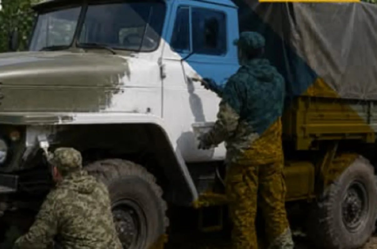 Цивільний щит: росіяни маскують військову техніку під молоковози та водовози — ЦНС