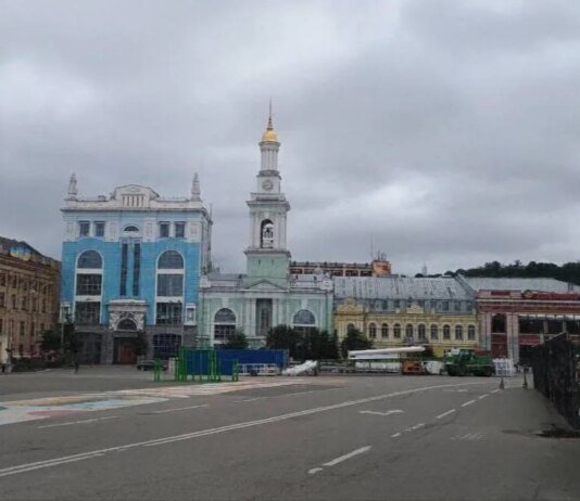 У мережі діляться кадрами без колеса огляду на Подолі у Києві