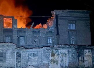 росіяни зруйнували коледж у Дніпрі та поранили людину під час атаки