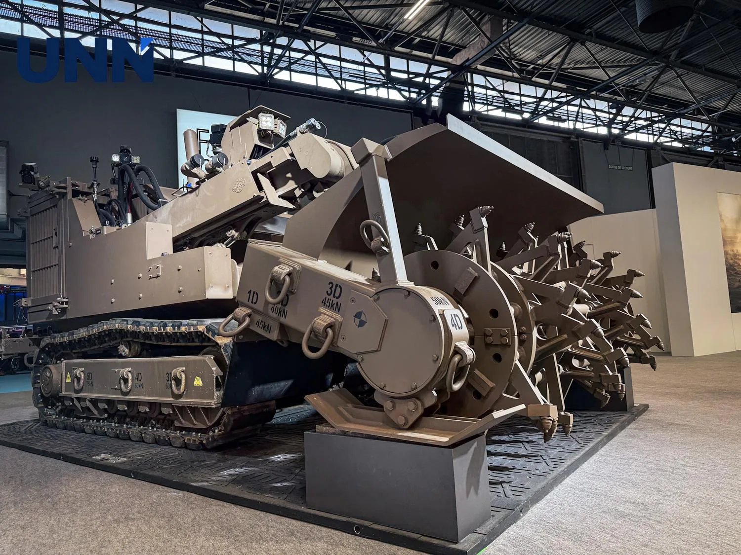У Парижі стартувала найбільша виставка озброєння Eurosatory-2026: дивіться ексклюзивні кадри