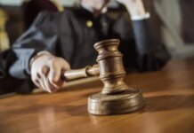 Суд заочно відправив під арешт екснардепа Іванющенка