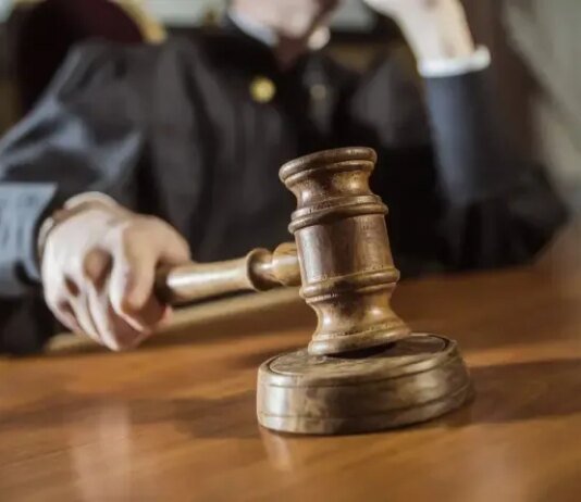 Суд заочно відправив під арешт екснардепа Іванющенка