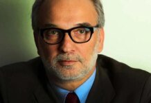Ексдепутат Сейму повертає польську нагороду через рішення Навроцького щодо Зеленського