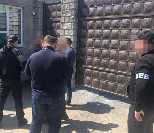 На тютюновому підприємстві викрили несплату податків на 2,3 млрд грн — ексдиректору оголосили підозру
