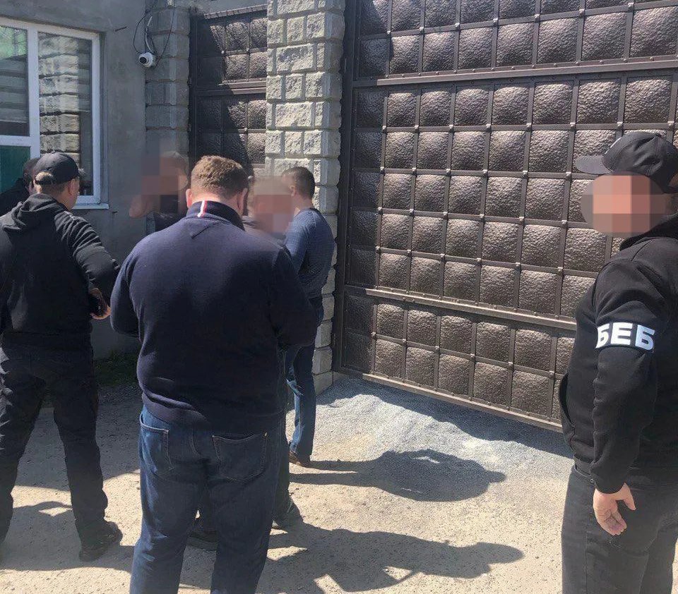 На тютюновому підприємстві викрили несплату податків на 2,3 млрд грн — ексдиректору оголосили підозру