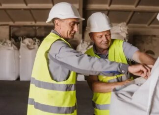 Приблизно кожен третій за програмою повернення на ринок праці людей 50+ уже має роботу — Мінекономіки
